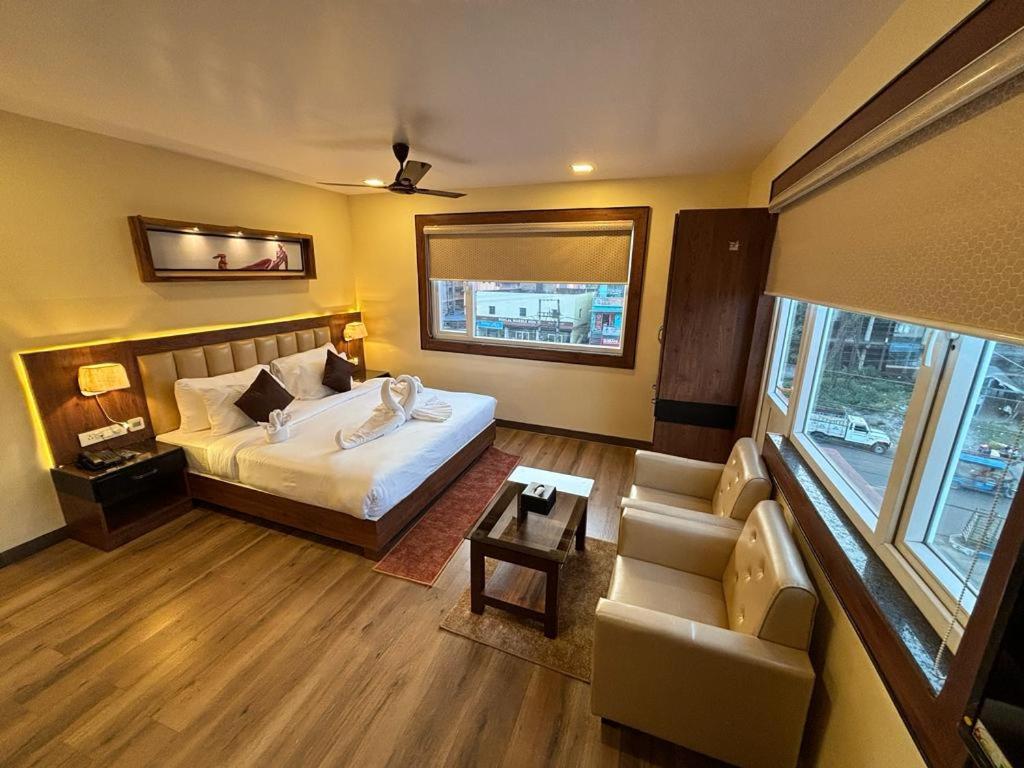 Hotel Golden Orbit Āsansol Buitenkant foto
